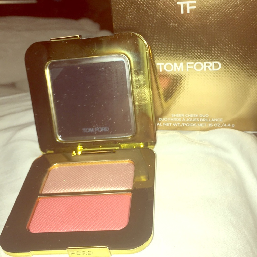 New in box Tom Ford Duo blush retail 84$ Now- 56$